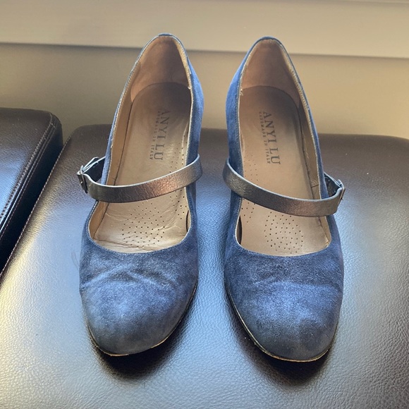 Anyi Lu The Tracy Navy Suede Heels - Picture 2 of 8